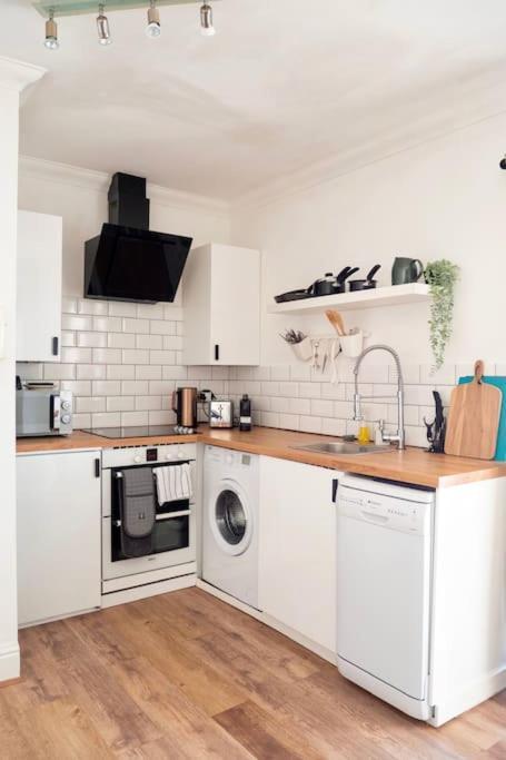Penarth/Cardiff Bay: Deluxe Flat: 10 Mins To City! Buitenkant foto
